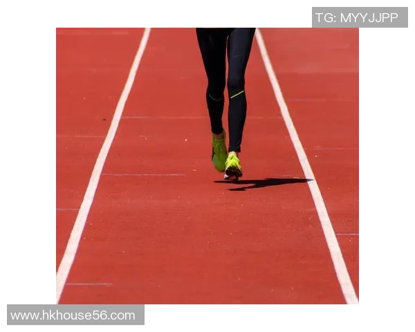 王芳独家揭秘足球技巧与心得分享助你提升球技与战术理解